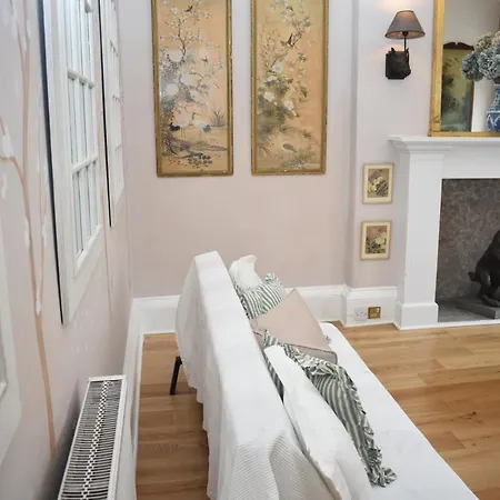 Frederick Street - Stylish In The Heart Of New Town!