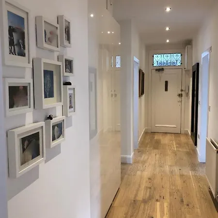 Edinburgh Central Apartment