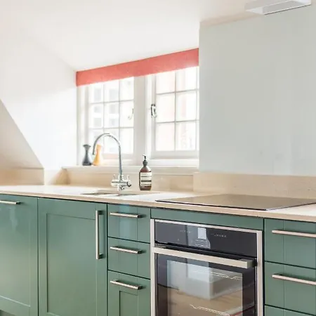 Apartmán Amazing Penthouse, Stunning Views, Castle 2 Mins *