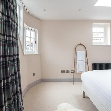 Amazing Penthouse, Stunning Views, Castle 2 Mins *