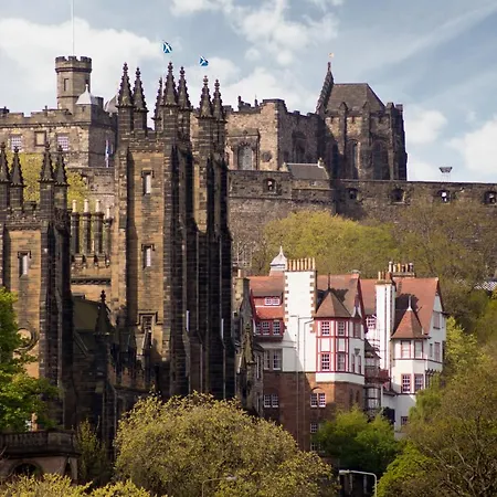 Amazing Penthouse, Stunning Views, Castle 2 Mins Apartmán Edinburgh