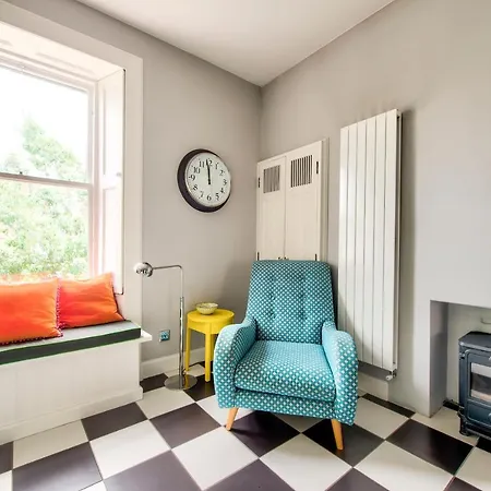 Stylish & Modern 3br Apartment, Free Parking