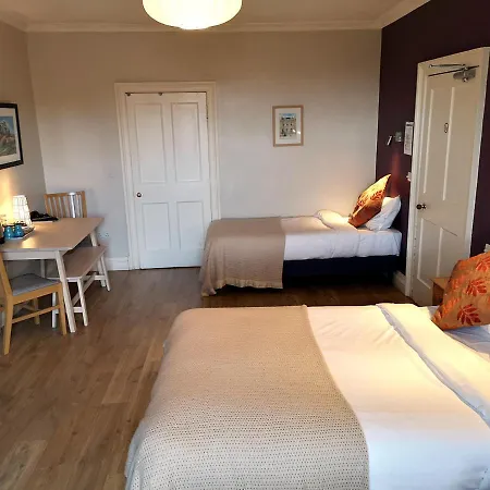 بيت ضيافة Dene Guest House, New Town