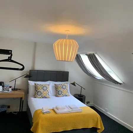 Edinburgh Central Rooms Konukevi 3*