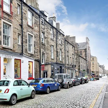 Apartment Modern For 4 In Vibrant New Town Edinburgh