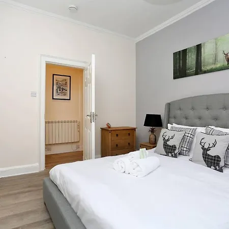 Modern For 4 In Vibrant New Town Edinburgh