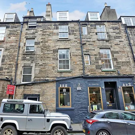 Modern For 4 In Vibrant New Town * Edinburgh