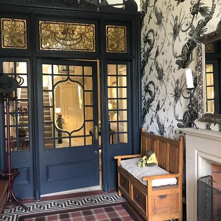 Claremont House 5*