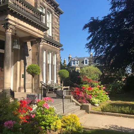 Claremont House 5*