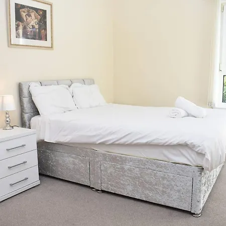 Bright 2br Flat Close To Craigmillar Castle Edinburgh