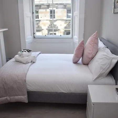 Apartment Beautiful & Spacious 3br In The Heart Of Old Town *