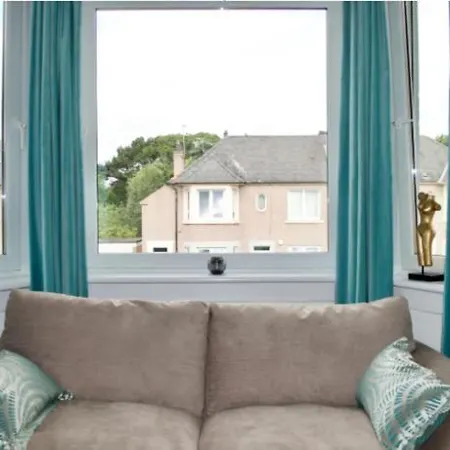 Lovely With Parking - Sleeps 6 Apartment Edinburgh