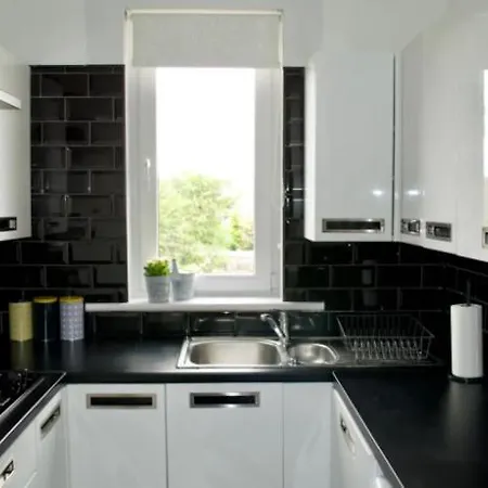 Apartment Lovely With Parking - Sleeps 6 Edinburgh