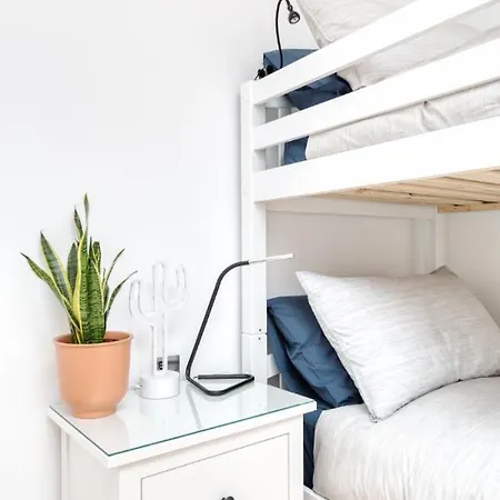 Appartement Bright 3 Bed Flat With Pool & Parking