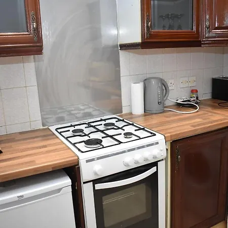 Spacious 2br Flat 10 Minutes From Princes Street