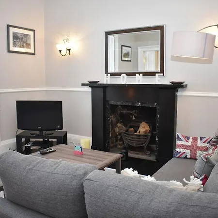 Beautiful & Spacious 3br In The Heart Of Old Town Apartment *