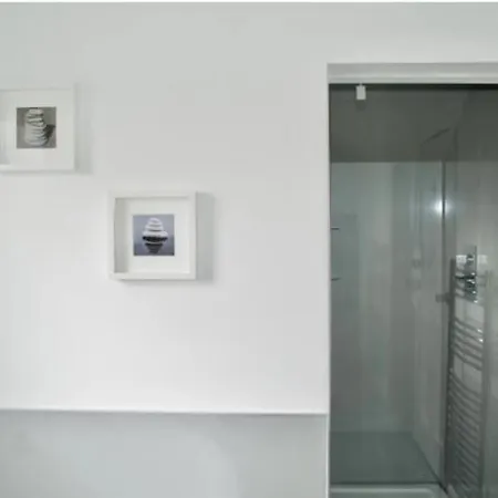 Apartment Lovely With Parking - Sleeps 6 Edinburgh