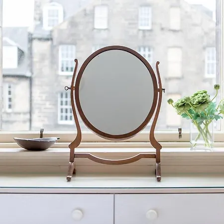 Queen Street Two * Edinburgh