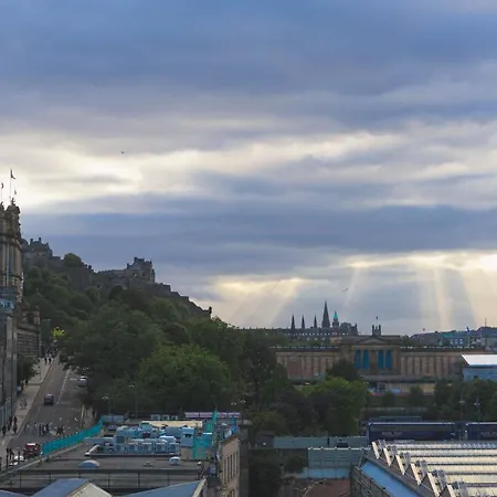 Duthus 4* Edinburgh