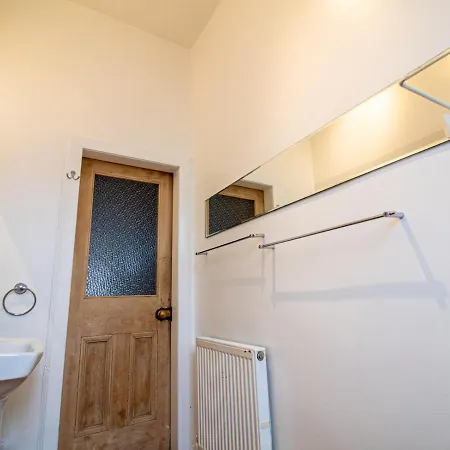 Beautiful And Bright Georgian Style Morningside - Pass The Keys