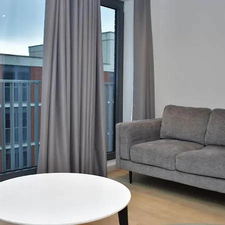 Modern & Bright Studio 5 Mins Walk To The Eicc