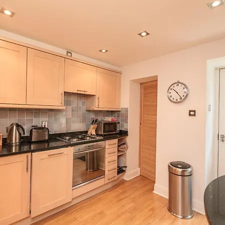 Excellent City Centre Location Sleeps 8