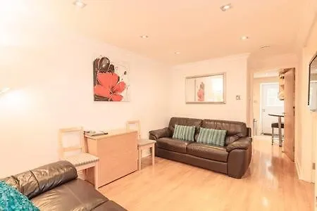 شقة Excellent City Centre Location Sleeps 8