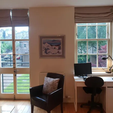 Prime Location - City Centre Flat With Private Parking Διαμέρισμα