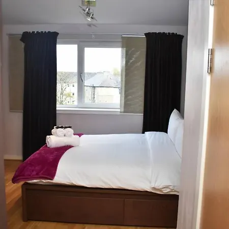 Appartamento Spacious 2br W Parking, 10 Mins To Centre By Car *