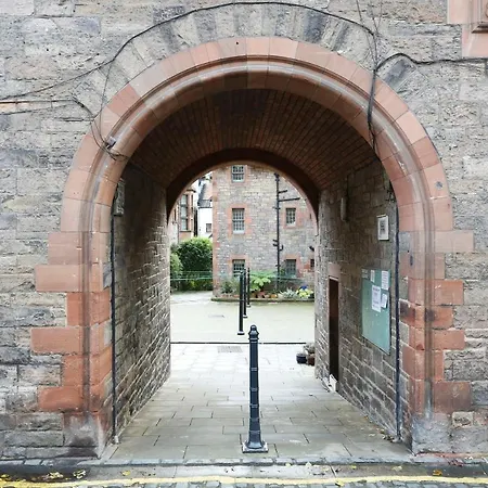 Private Entrance By The Water Of Leith *