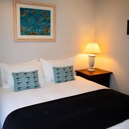 Homely And Traditional New Town Property-2 Bedroom *