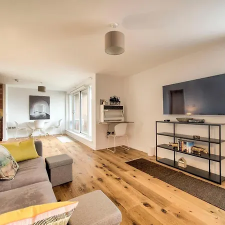 Stylish 2br Apt In By Guestready דירה אדינבורו