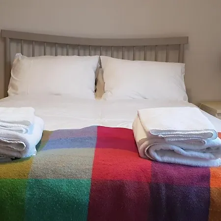 East Cromwell - Quiet, Modern 2 Bed 2 Bath With Free Parking And Lift In Leith * 爱丁堡