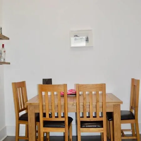 Modern And Bright 1 Bed Flat Near Leith Apartment *