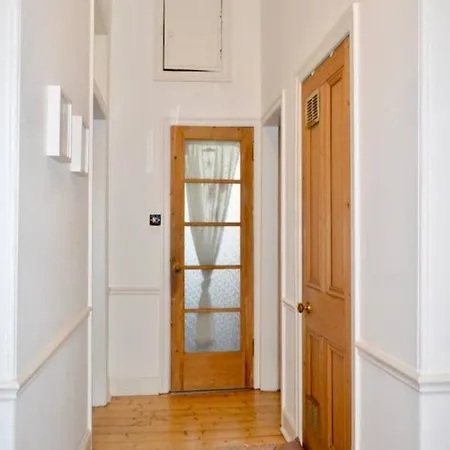 Modern And Bright 1 Bed Flat Near Leith *
