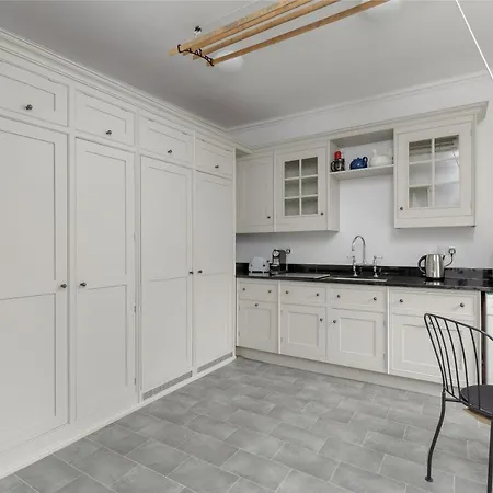 Apartment Altido Classic Main Door Entry 2-bedroom New Town With Garden Edinburgh
