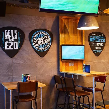 St Christopher's - Old Town Хостел Эдинбург