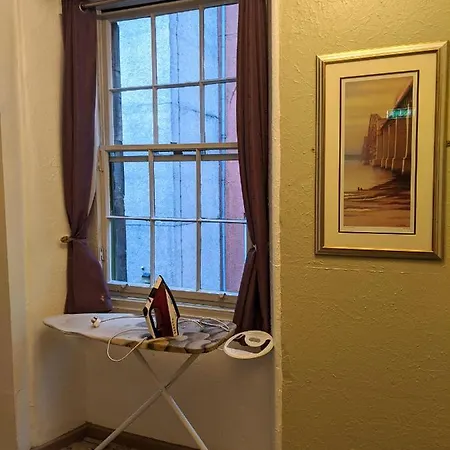 אכסניה High Street - Over 18s Only, Backpackers Atmosphere (adults Only) אדינבורו