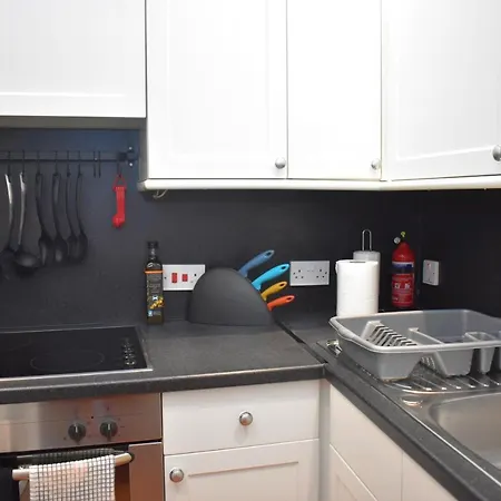 Charming 1br Less Than 15 Minutes To Princes St.