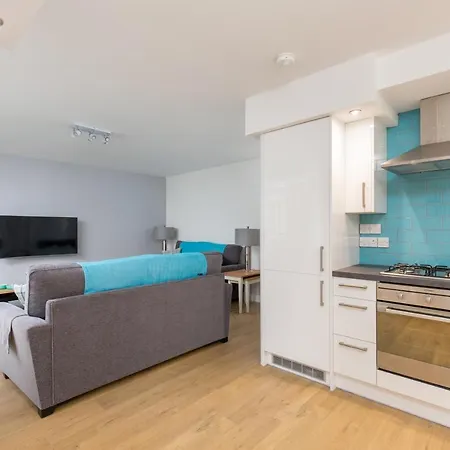415 Lovely And 2 Bedroom With Secure Parking Apartment *