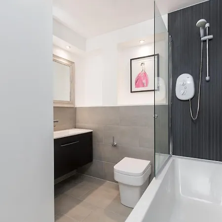 415 Lovely And 2 Bedroom With Secure Parking Apartment Edinburgh