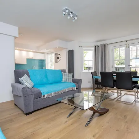 415 Lovely And 2 Bedroom With Secure Parking Apartment