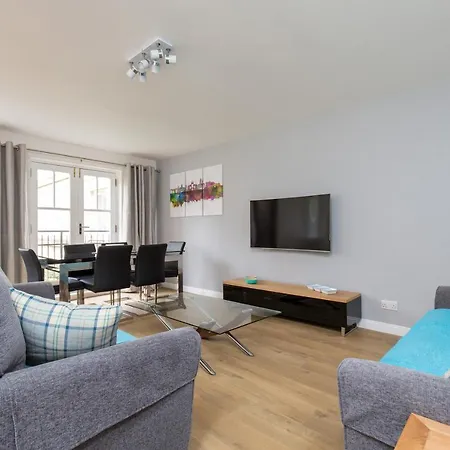 415 Lovely And 2 Bedroom With Secure Parking Apartment *