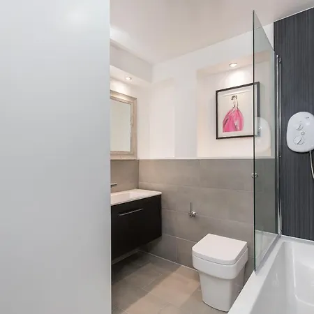 415 Lovely And 2 Bedroom With Secure Parking * Edinburgh