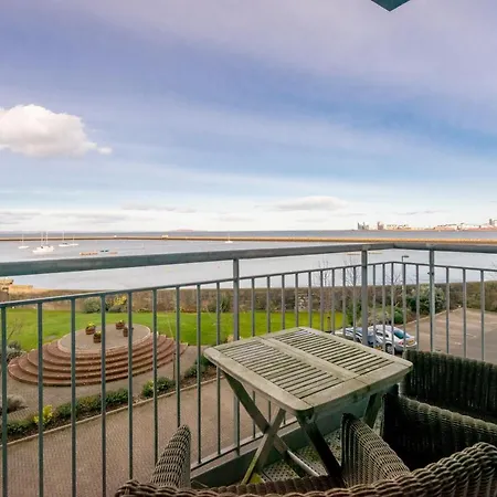 Appartement 411 Corinthian Quay