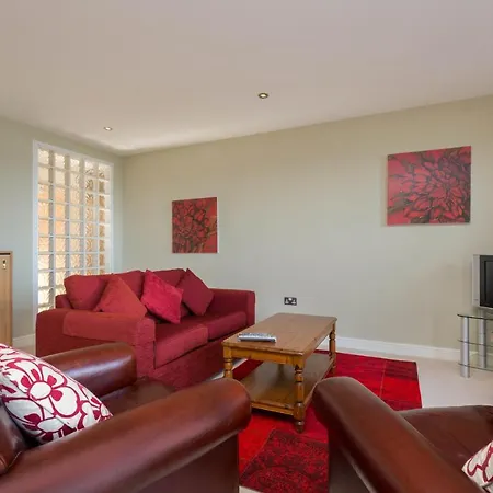 411 Corinthian Quay *