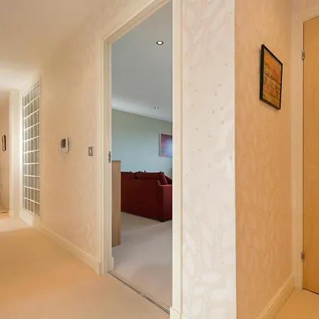 411 Corinthian Quay