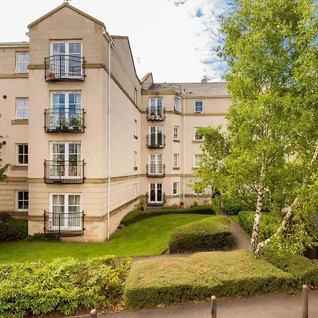 415 Lovely And 2 Bedroom With Secure Parking Apartment Edinburgh