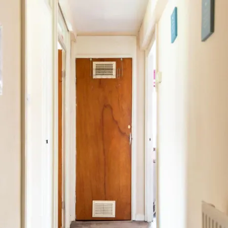 Appartamento One Bedroom In Nearby The River Edimburgo
