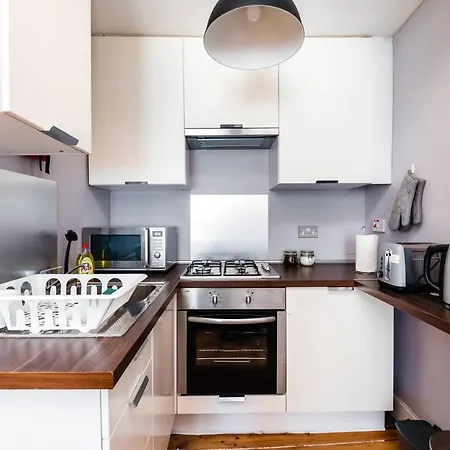 Modern And Elegant 1-bdr Apt. Close To City Centre